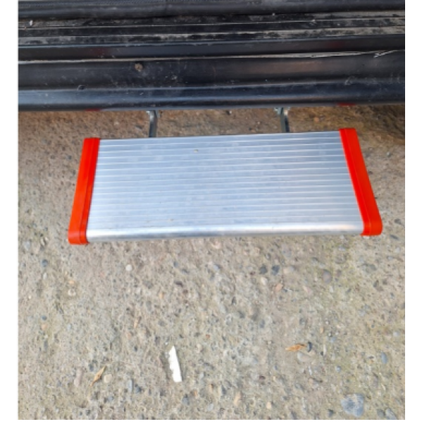 S45 Caravan Luxury Step